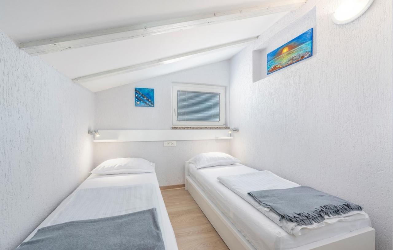 Apartment Vilma Funtana Ngoại thất bức ảnh