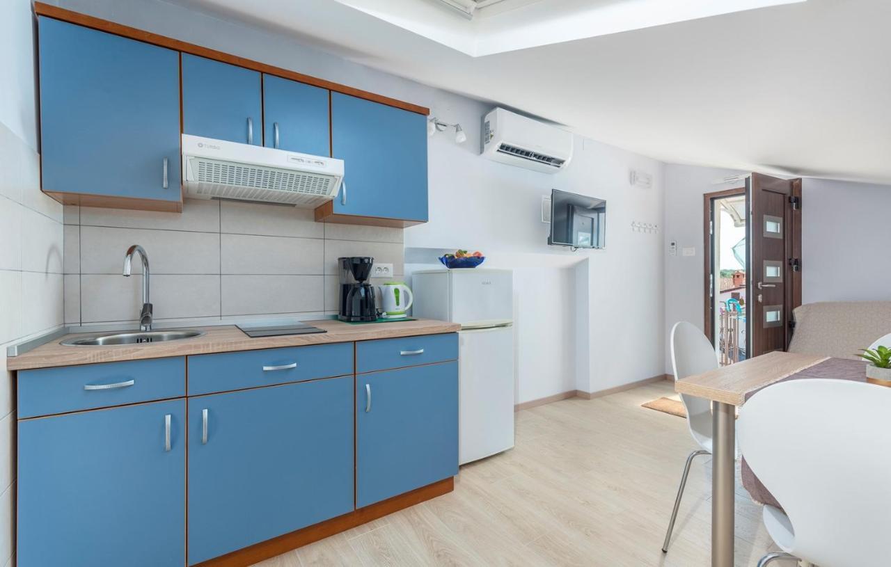 Apartment Vilma Funtana Ngoại thất bức ảnh