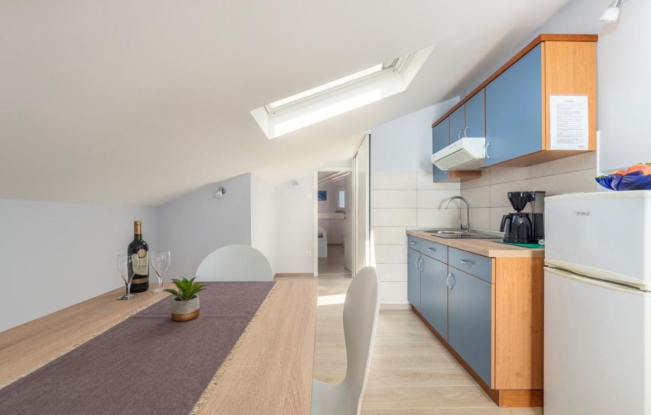 Apartment Vilma Funtana Ngoại thất bức ảnh