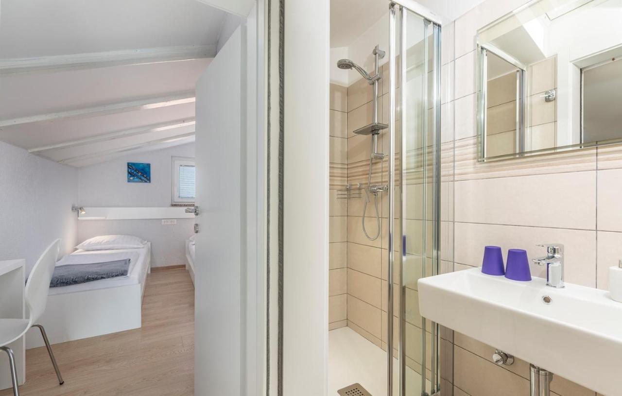 Apartment Vilma Funtana Ngoại thất bức ảnh