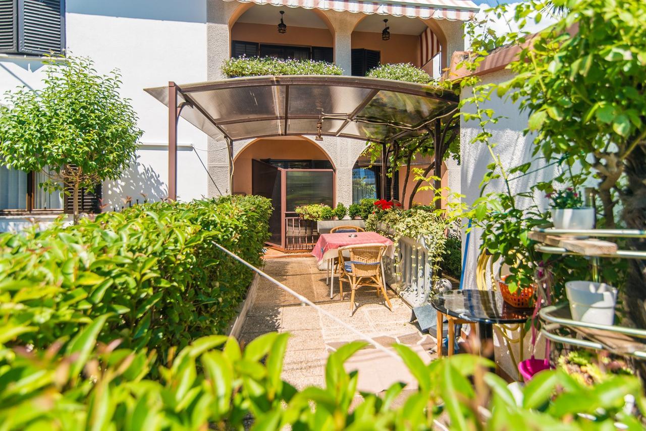 Apartment Vilma Funtana Ngoại thất bức ảnh