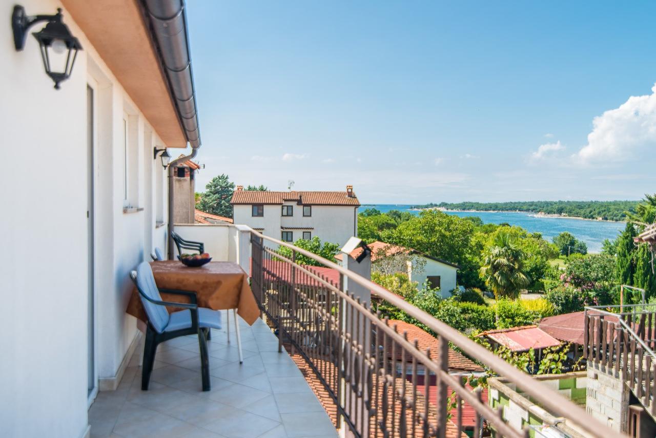 Apartment Vilma Funtana Ngoại thất bức ảnh