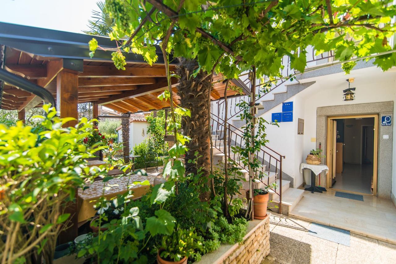 Apartment Vilma Funtana Ngoại thất bức ảnh