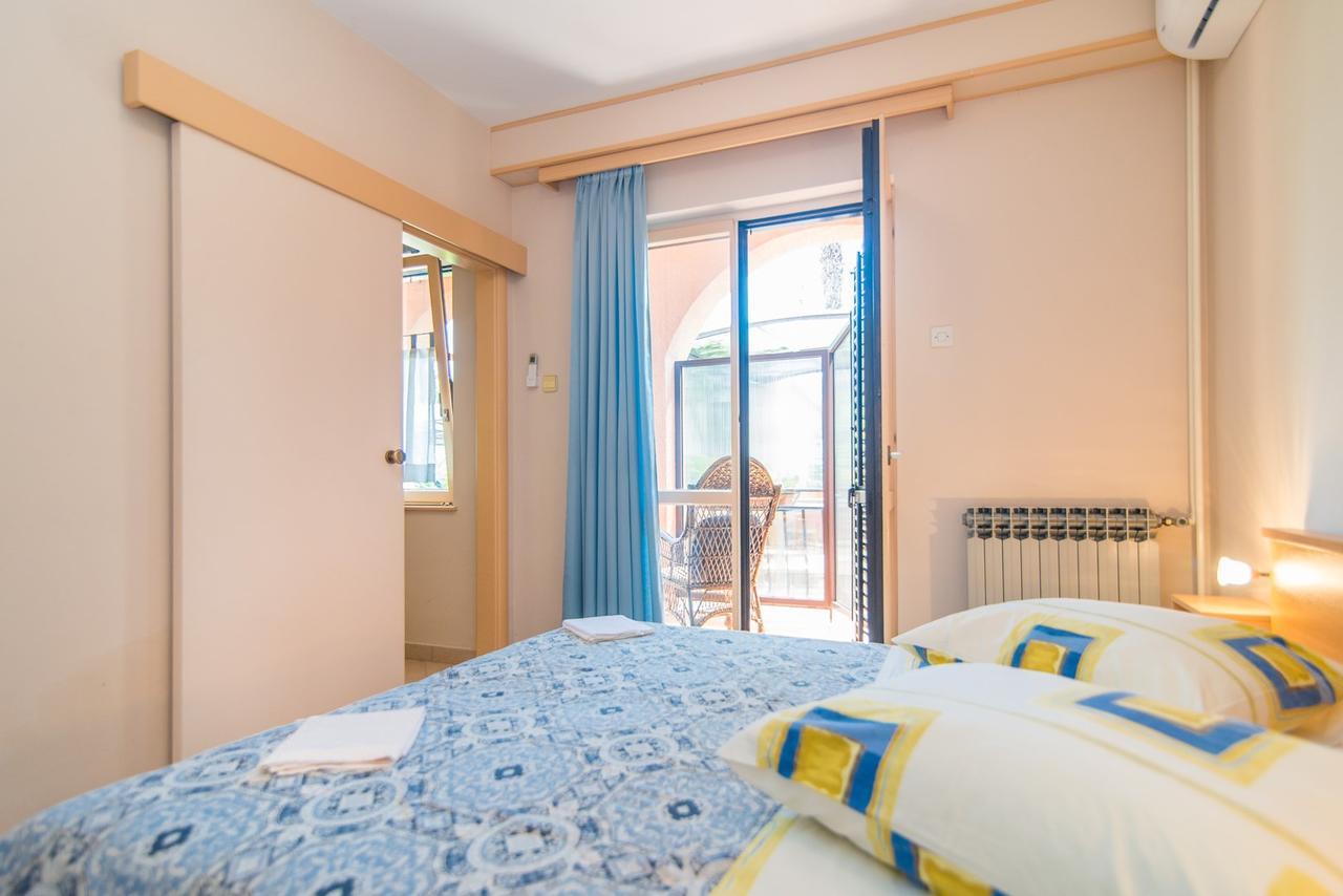 Apartment Vilma Funtana Ngoại thất bức ảnh