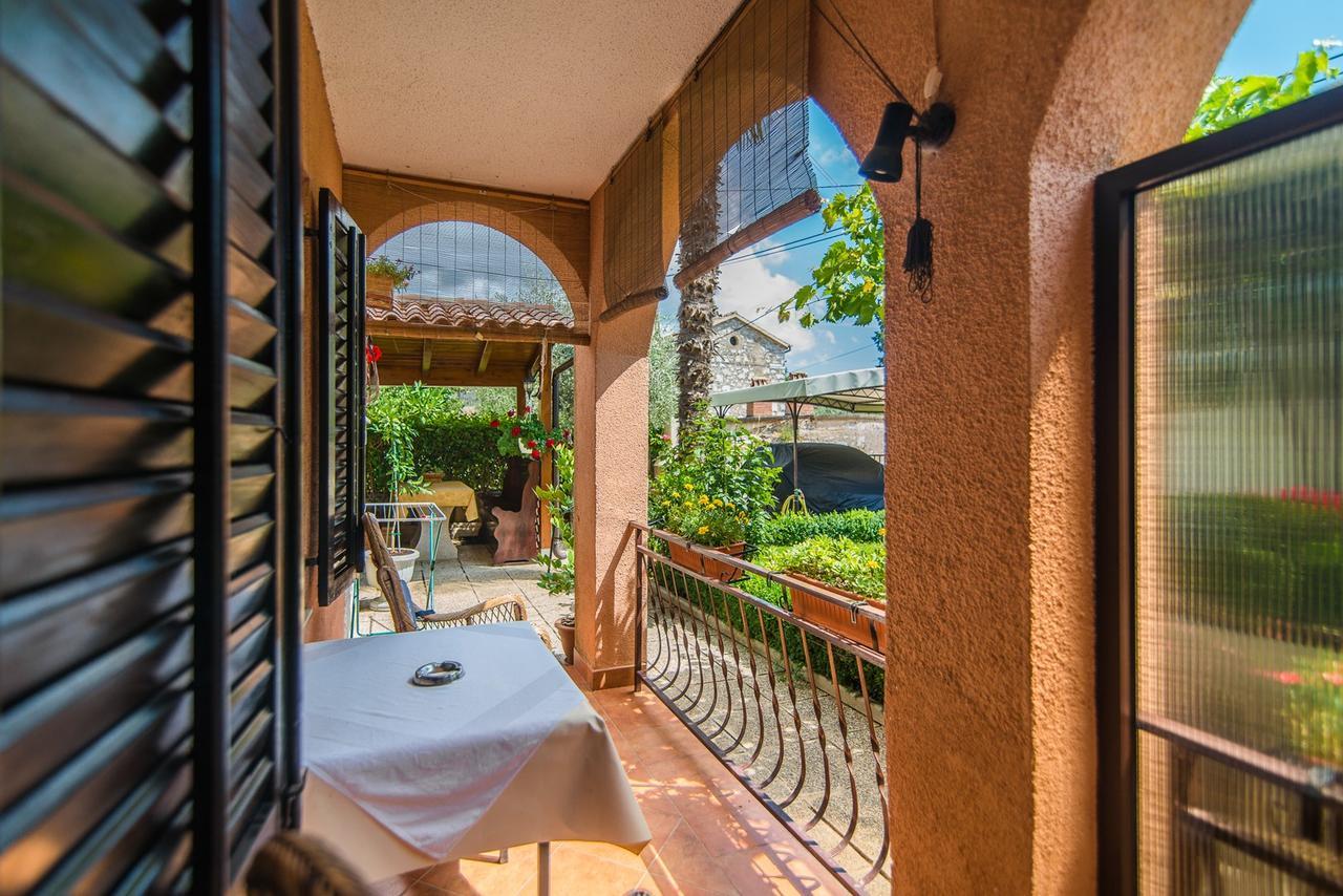 Apartment Vilma Funtana Ngoại thất bức ảnh
