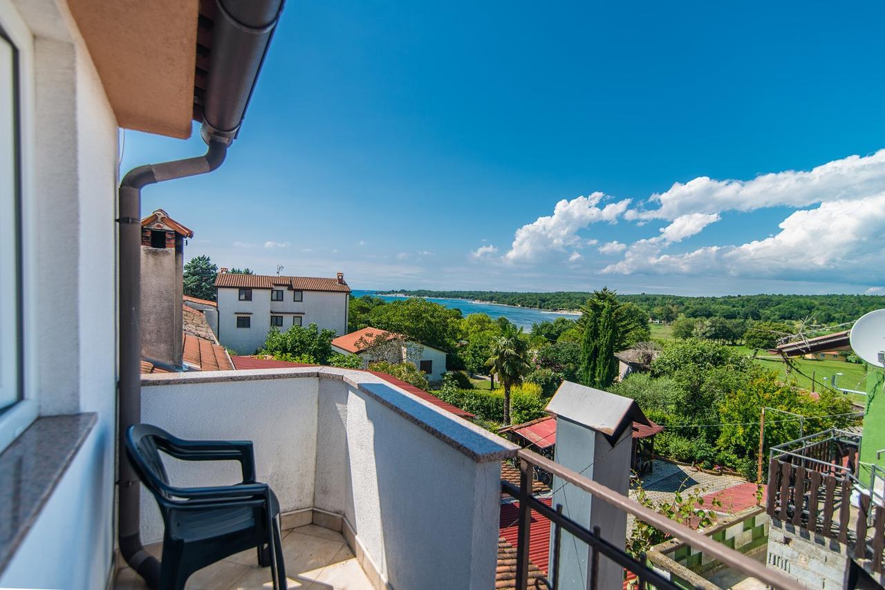 Apartment Vilma Funtana Ngoại thất bức ảnh